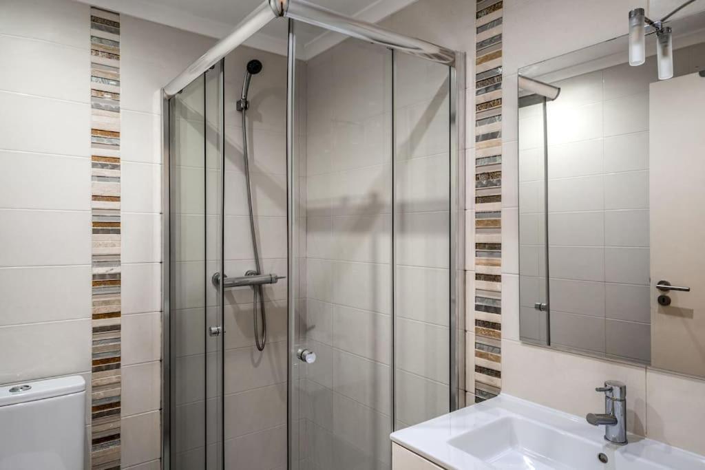 Charming Studio With Ac And Loft On Ground Floor Lissabon Buitenkant foto