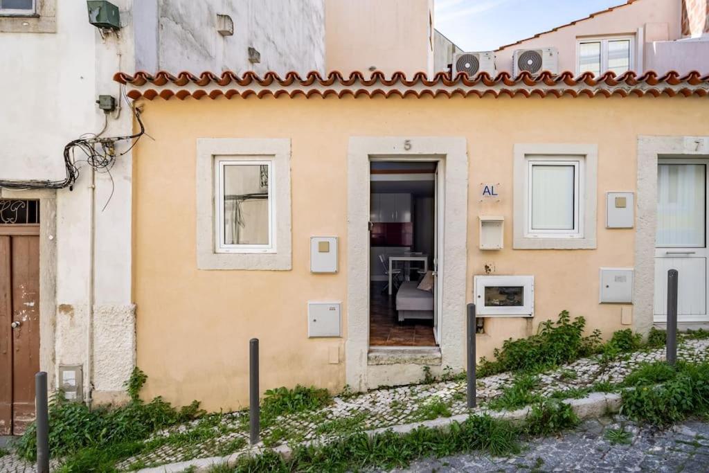 Charming Studio With Ac And Loft On Ground Floor Lissabon Buitenkant foto